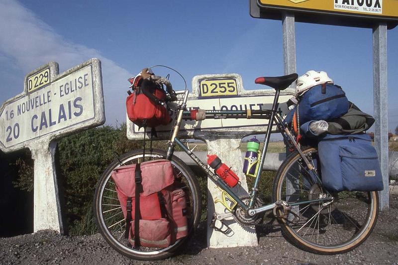 RWT 0234 264-09 France Calais Signpost.jpg